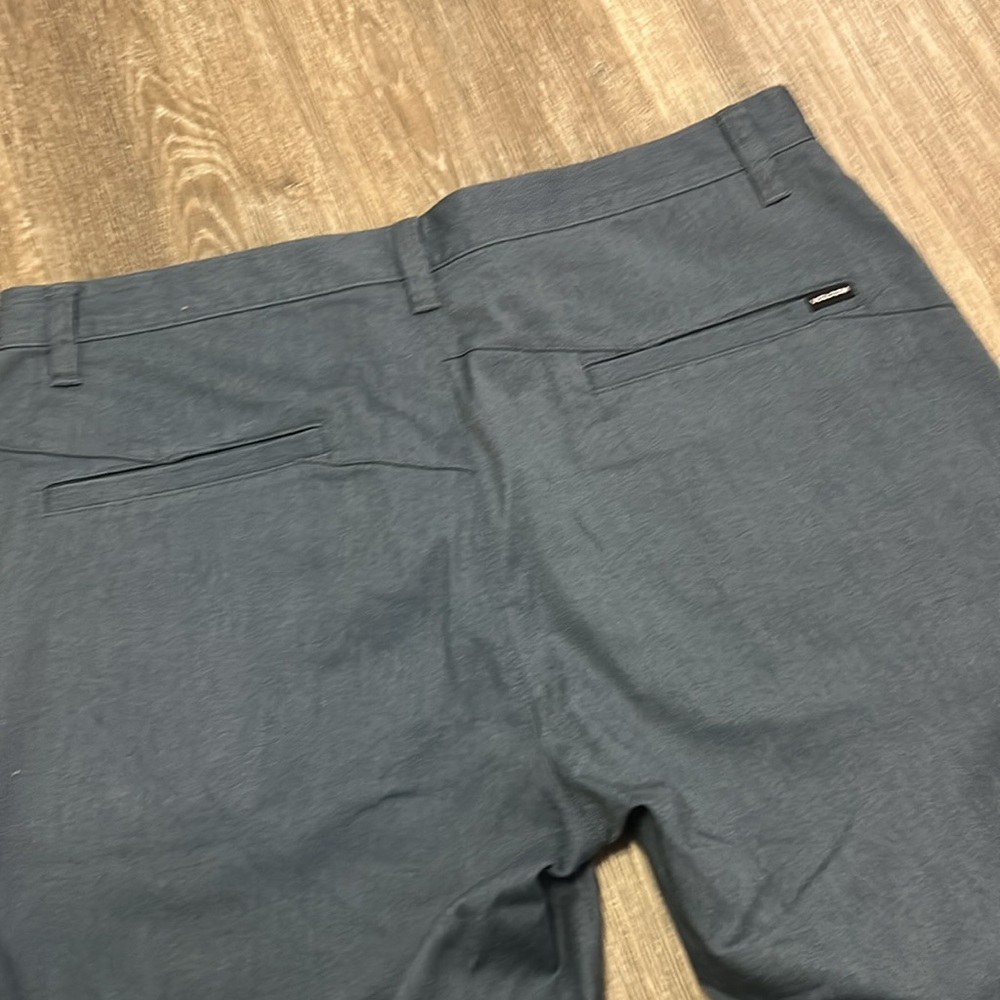 Volcom Shorts - Picture 5 of 5